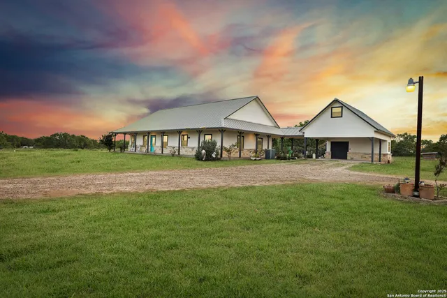 $599,900 | 4355 Highway 16, Jourdanton, TX 78026