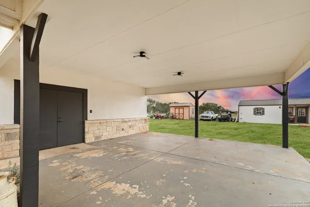 $599,900 | 4355 Highway 16, Jourdanton, TX 78026