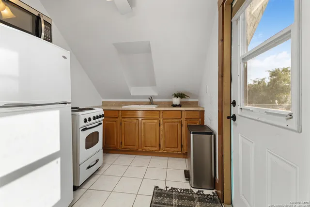 $599,900 | 4355 Highway 16, Jourdanton, TX 78026