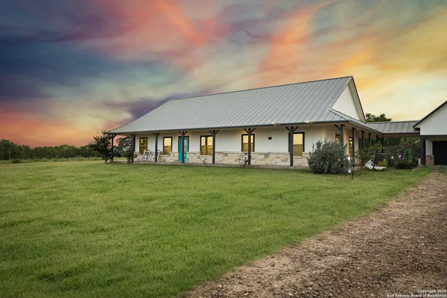 $599,900 | 4355 Highway 16, Jourdanton, TX 78026