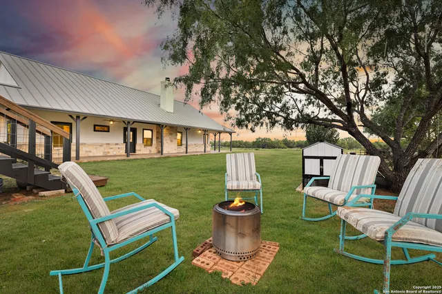 $599,900 | 4355 Highway 16, Jourdanton, TX 78026