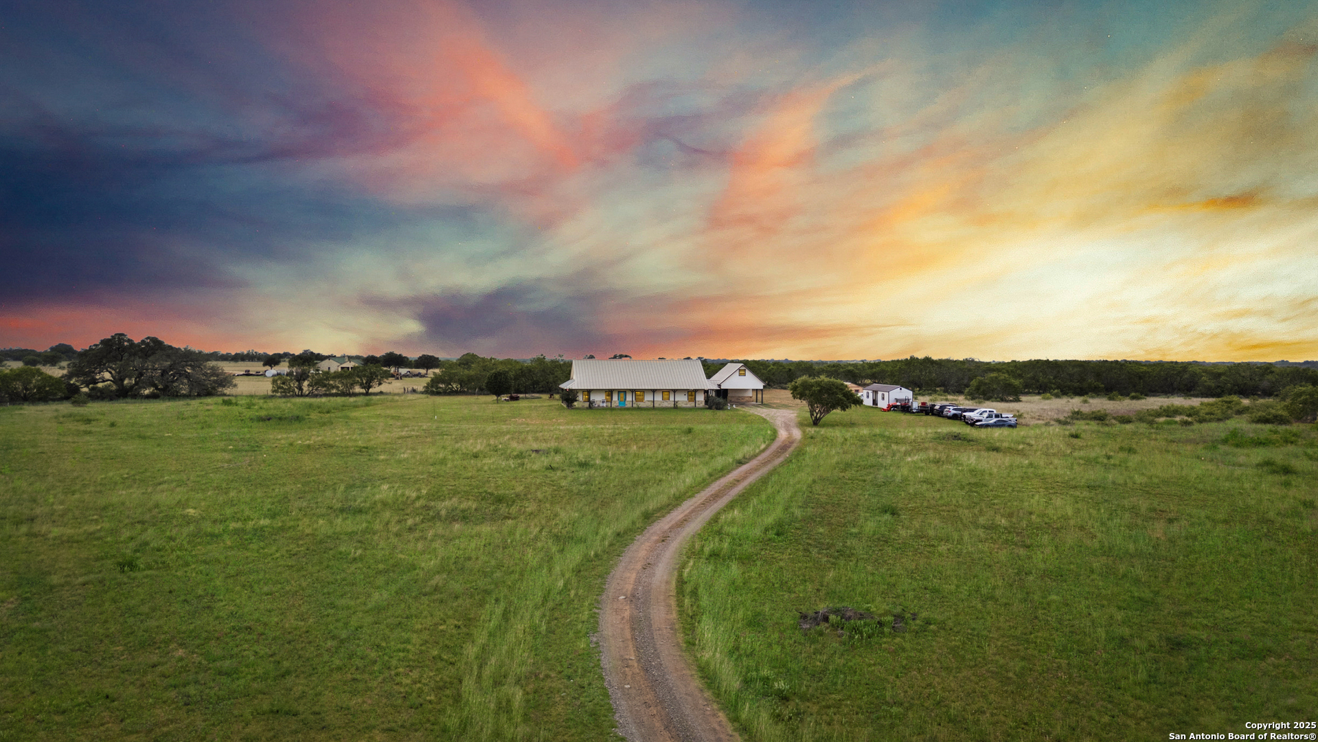 4355 Highway 16 Jourdanton, TX 78026 - Photo 6 of 49