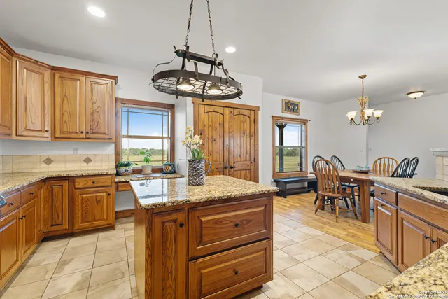 $599,900 | 4355 Highway 16, Jourdanton, TX 78026