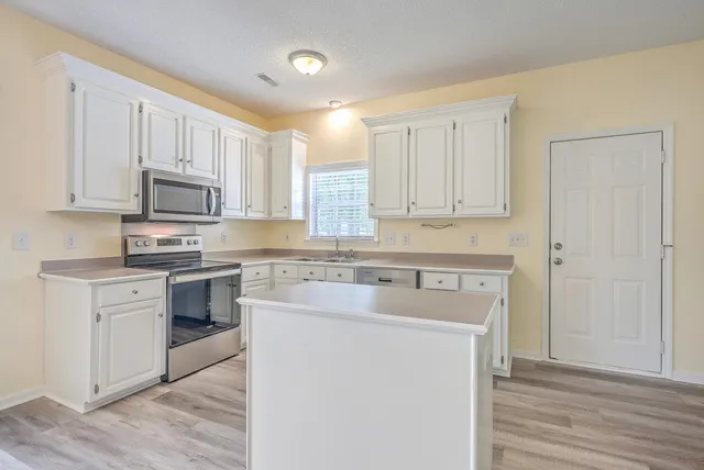 $2,200 | 195 Fox Squirrel Run, Summerville, SC 29483