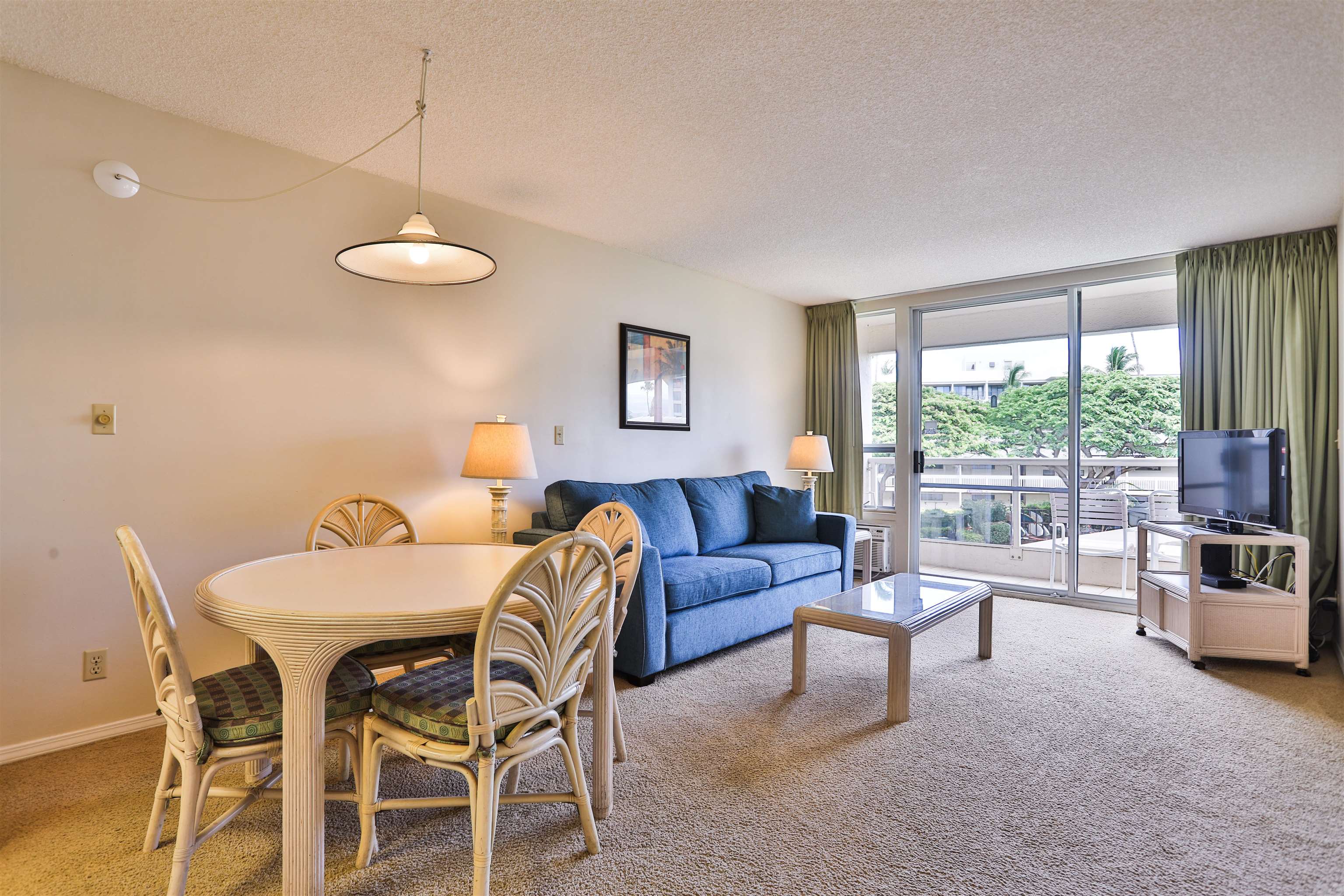 2575 South Kihei Road, Unit G306 Kihei, HI 96753 - Photo 3 of 18 a view of a livingroom and dining room