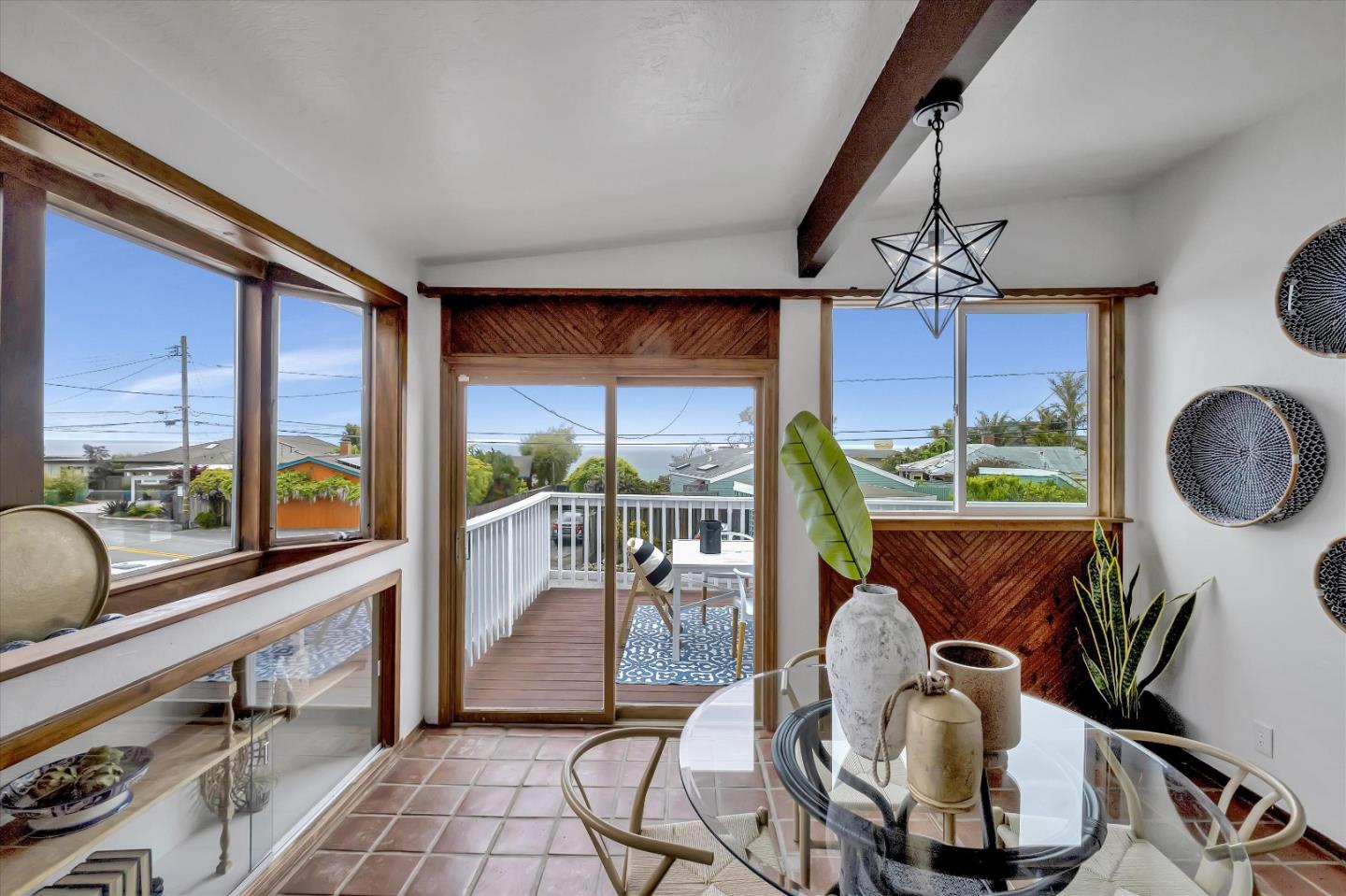 722 Seacliff Drive Aptos, CA 95003 - Photo 12 of 51 a very nice looking room with a large window
