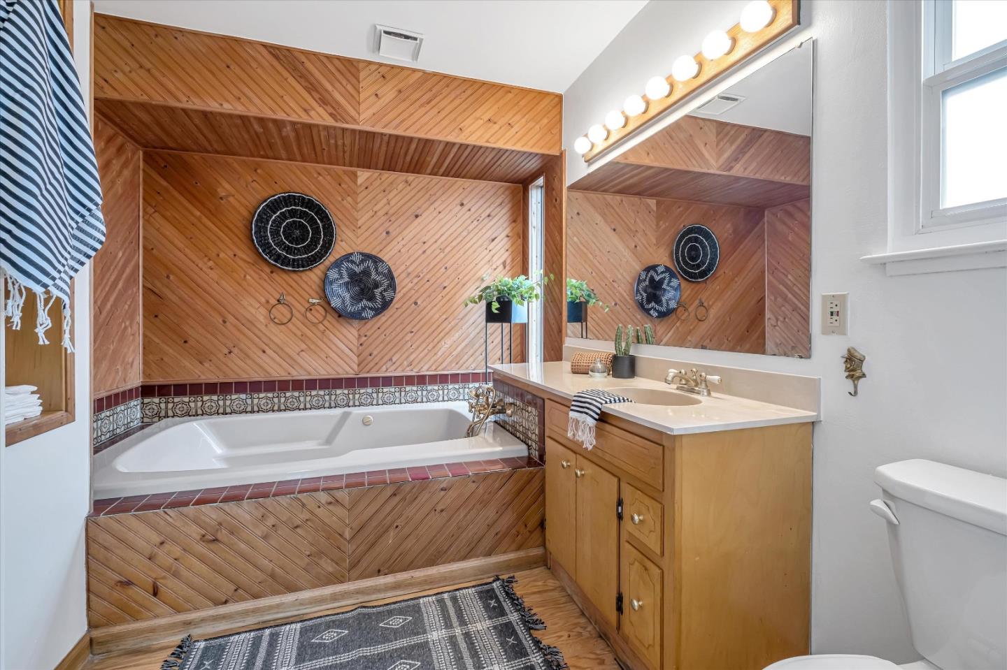722 Seacliff Drive Aptos, CA 95003 - Photo 28 of 51 a bathroom with a sink and a bathtub