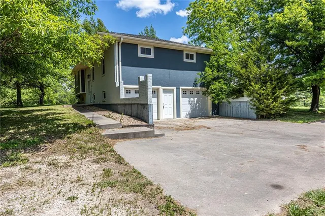 $465,000 | 537 Northeast State Route 13 Highway, Warrensburg, MO 64093