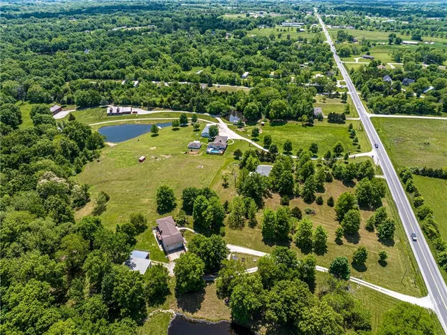 $465,000 | 537 Northeast State Route 13 Highway, Warrensburg, MO 64093