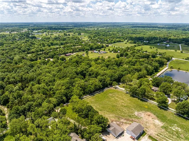 $465,000 | 537 Northeast State Route 13 Highway, Warrensburg, MO 64093