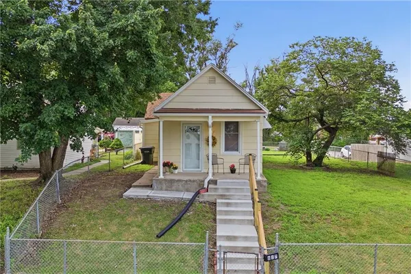 $160,000 | 617 Pawnee Street, Leavenworth, KS 66048