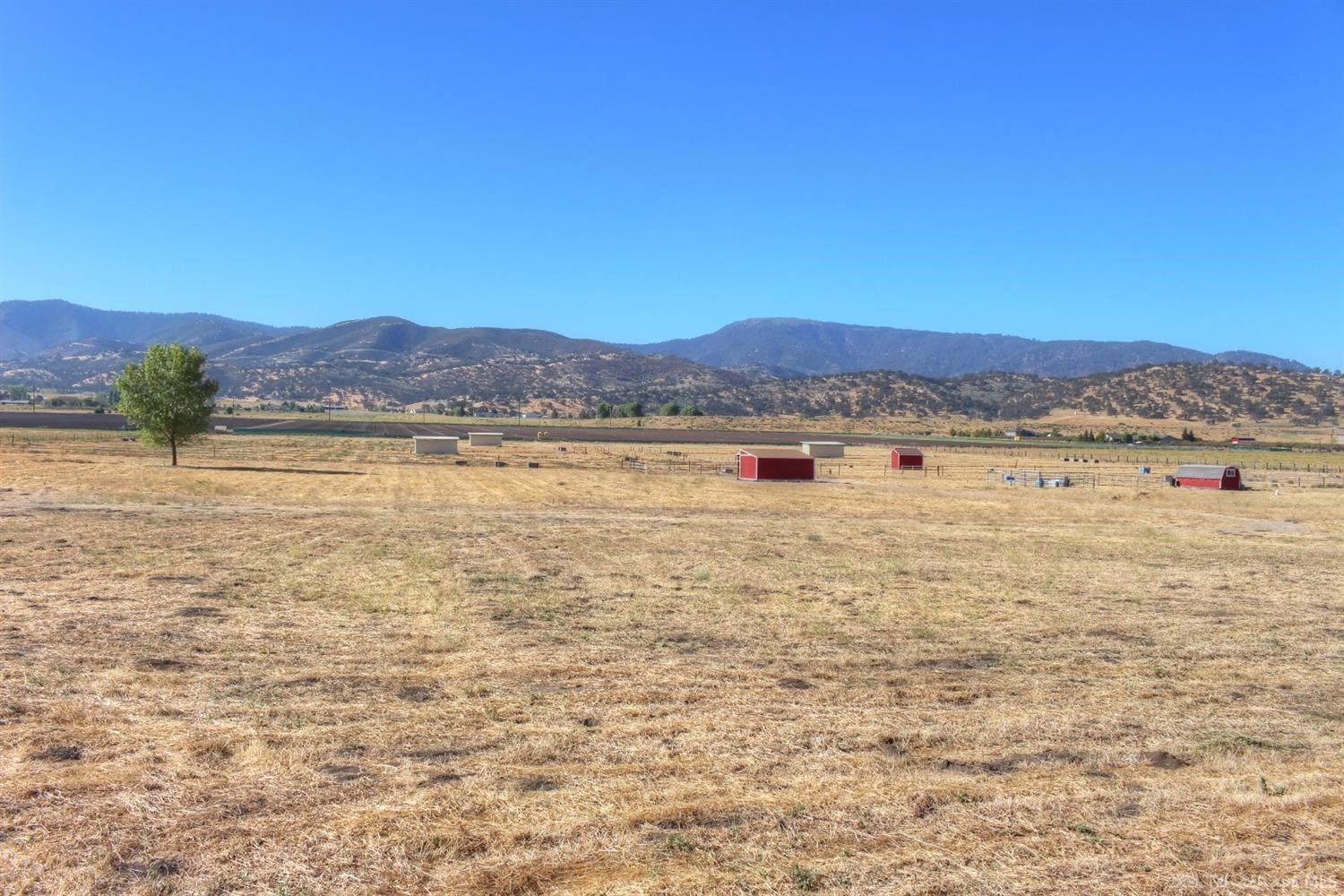 22760 Cummings Valley Road Tehachapi, CA 93561 - Photo 3 of 29 Gallery Image 3
