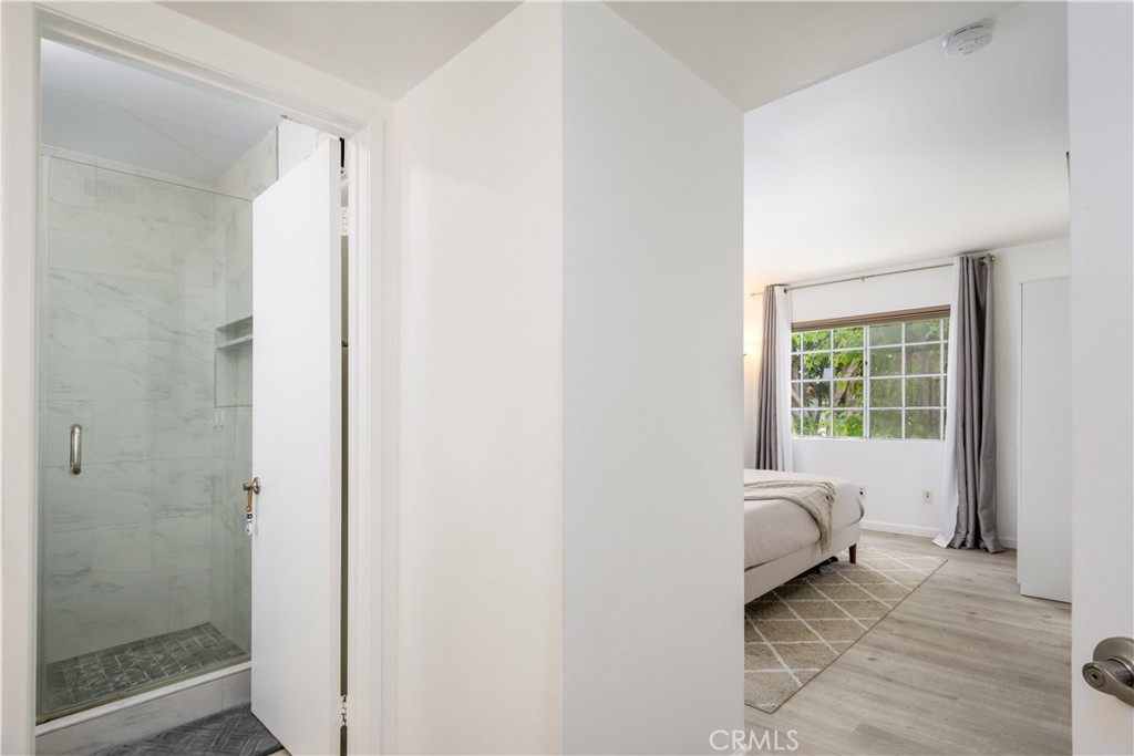 628 Daisy Avenue, Unit 222 Long Beach, CA 90802 - Photo 9 of 25 a room with a bed and a window