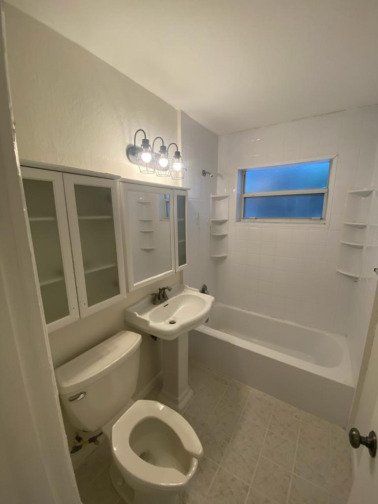 4805 Belle Road Lake Worth, FL 33461 - Photo 8 of 11 WhatsApp Image 2024-01-25 at 17.47.16_39