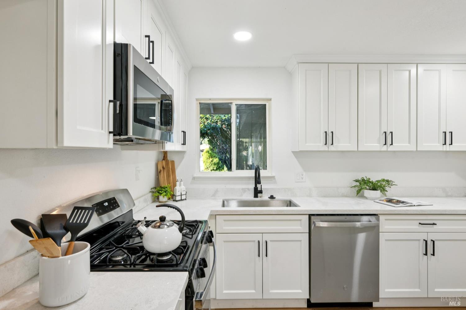 1728 Ensenada Court Santa Rosa, CA 95401 - Photo 16 of 66