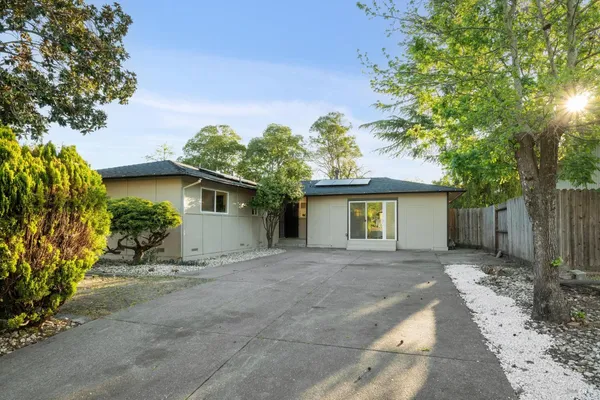 $725,000 | 1728 Ensenada Court, Santa Rosa, CA 95401
