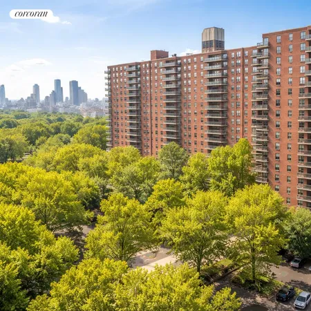 $3,800 | 392 Central Park West, Unit 17L | Upper West Side