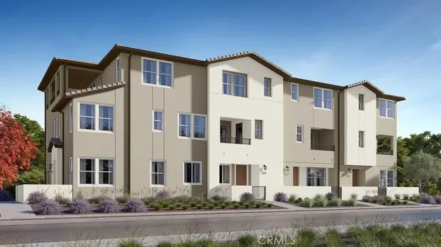 $877,990 | 1770 East Park Lane, Unit 24, Anaheim, CA 92805