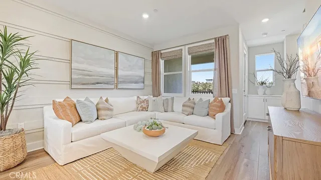 $877,990 | 1770 East Park Lane, Unit 24, Anaheim, CA 92805