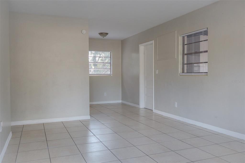 2708 Dixie Road Lakeland, FL 33801 - Photo 3 of 31 an empty room with windows