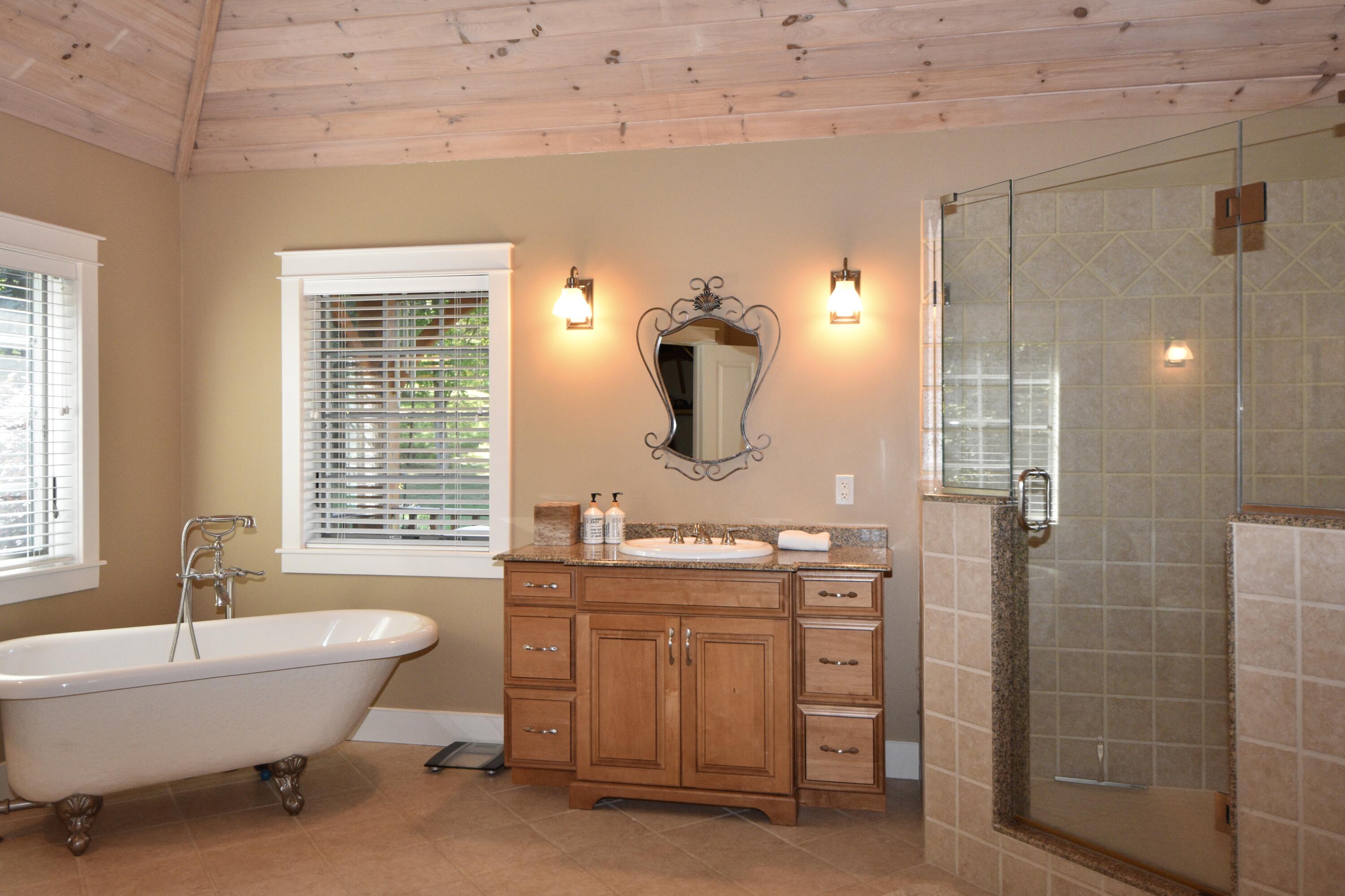882 Point Road Willsboro, NY 12996 - Photo 20 of 54