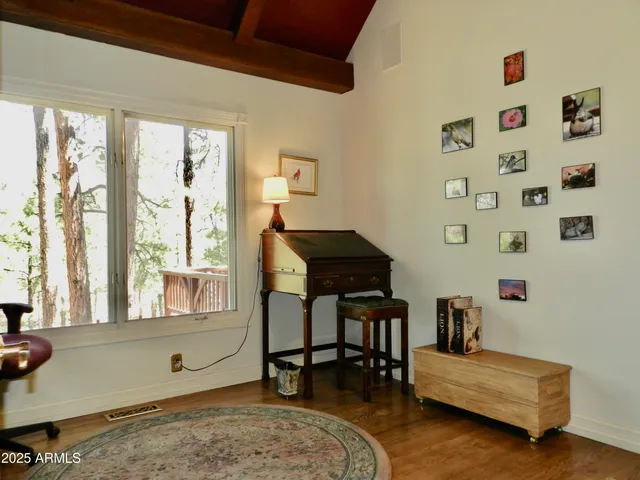 a view of entryway with livingroom