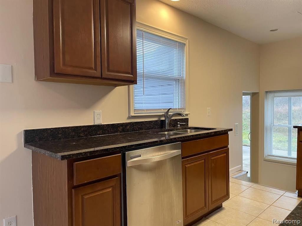6637 Hitchingham Road Ypsilanti, MI 48197 - Photo 6 of 23