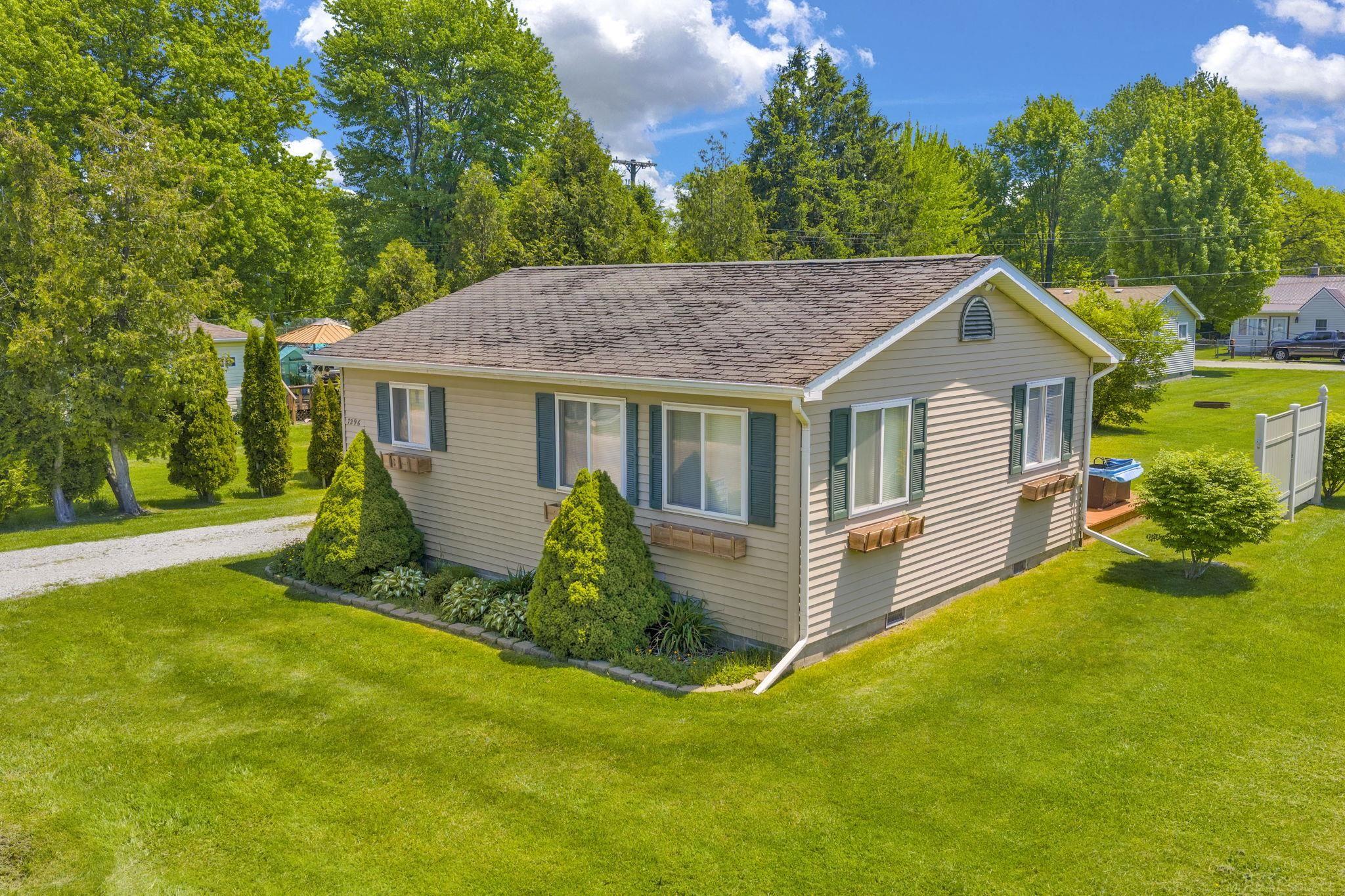 7296 Cedar Road Lexington, MI 48450 - Photo 3 of 35