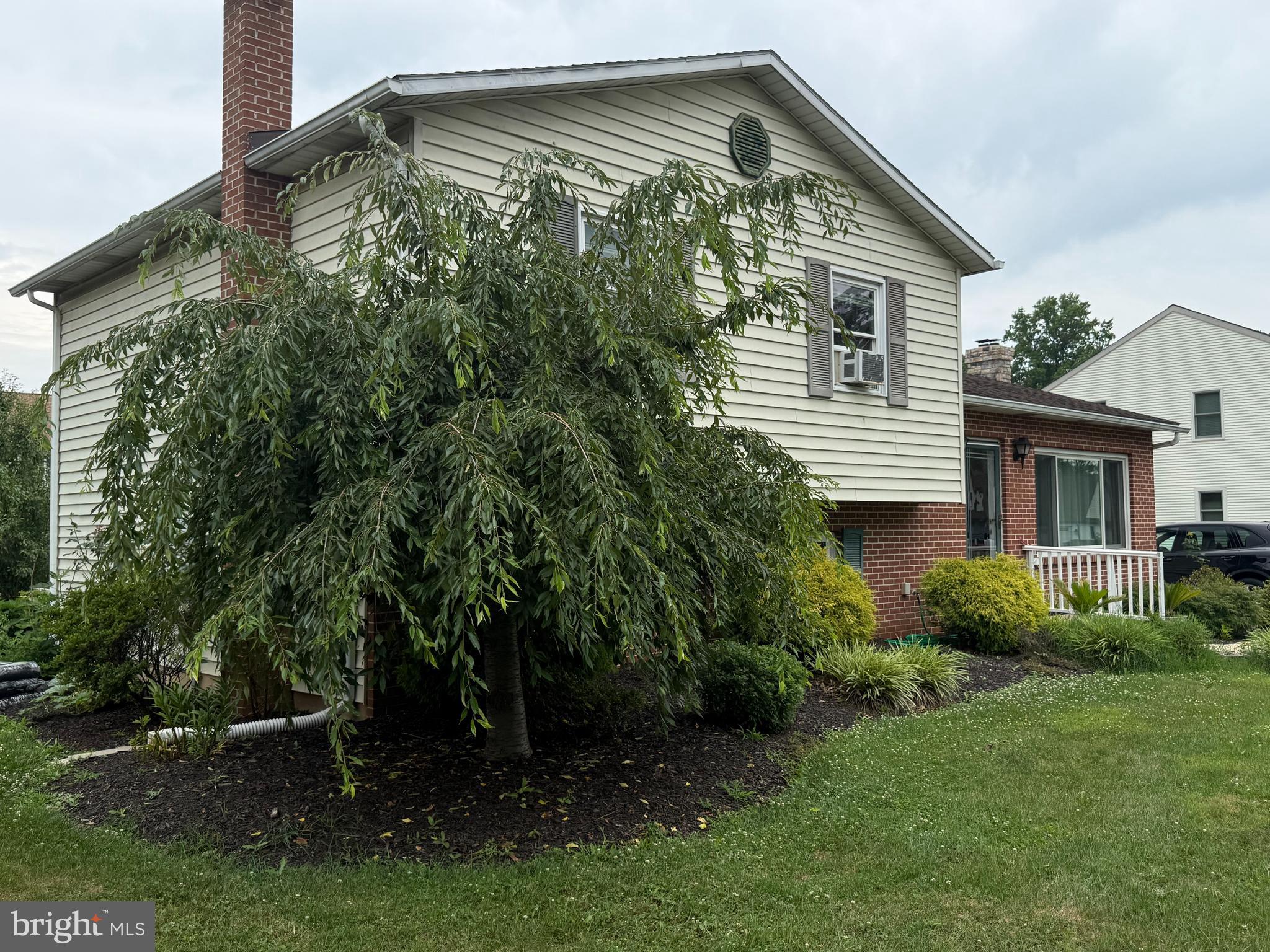 56 Wingert Road Wyomissing, PA 19610 - Photo 2 of 18