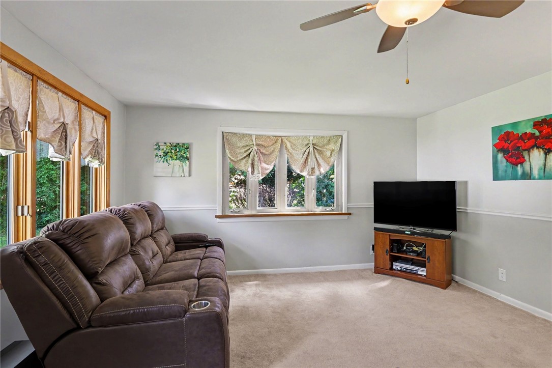 1004 Elmgrove Road Gates, NY 14624 - Photo 12 of 50