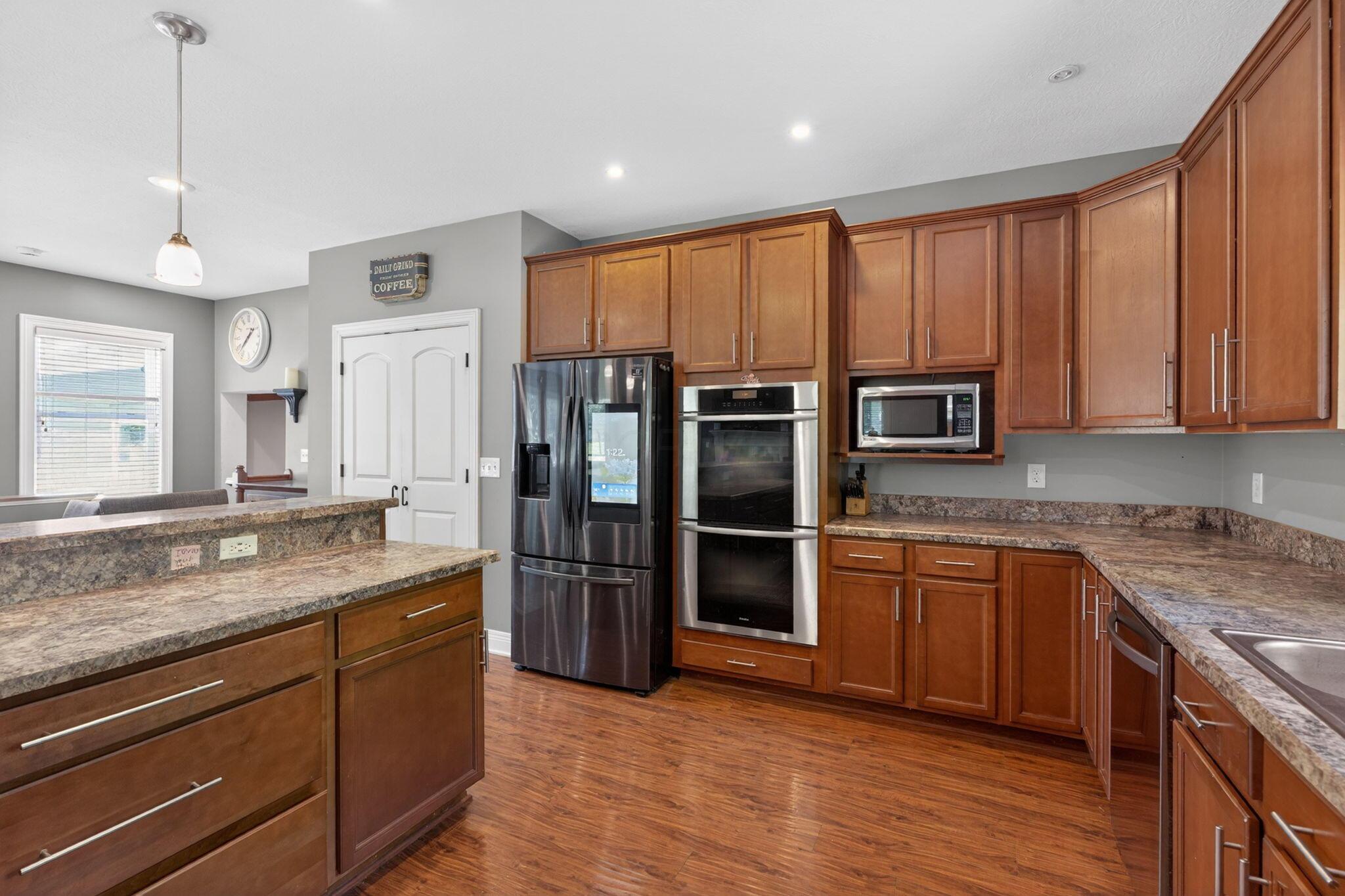 3951 Clotts Road Columbus, OH 43230 - Photo 6 of 37 6 - Kitchen (1)