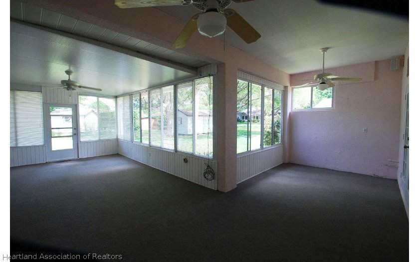 3907 Divot Road Sebring, FL 33872 - Photo 4 of 24 Gallery Image 4