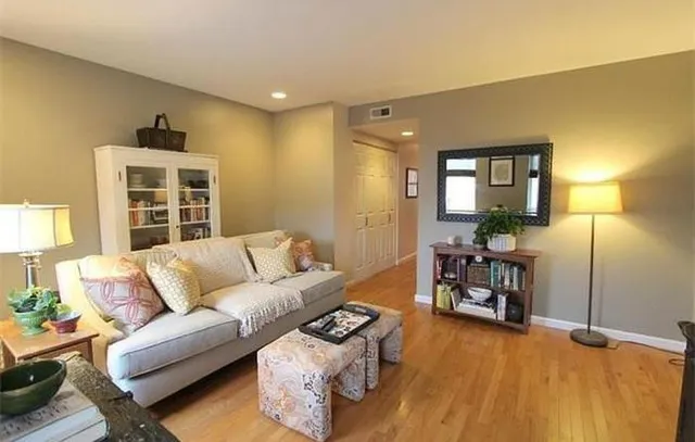 $175,000 | 706 Soulard Street, Unit 706A, St. Louis, MO 63104