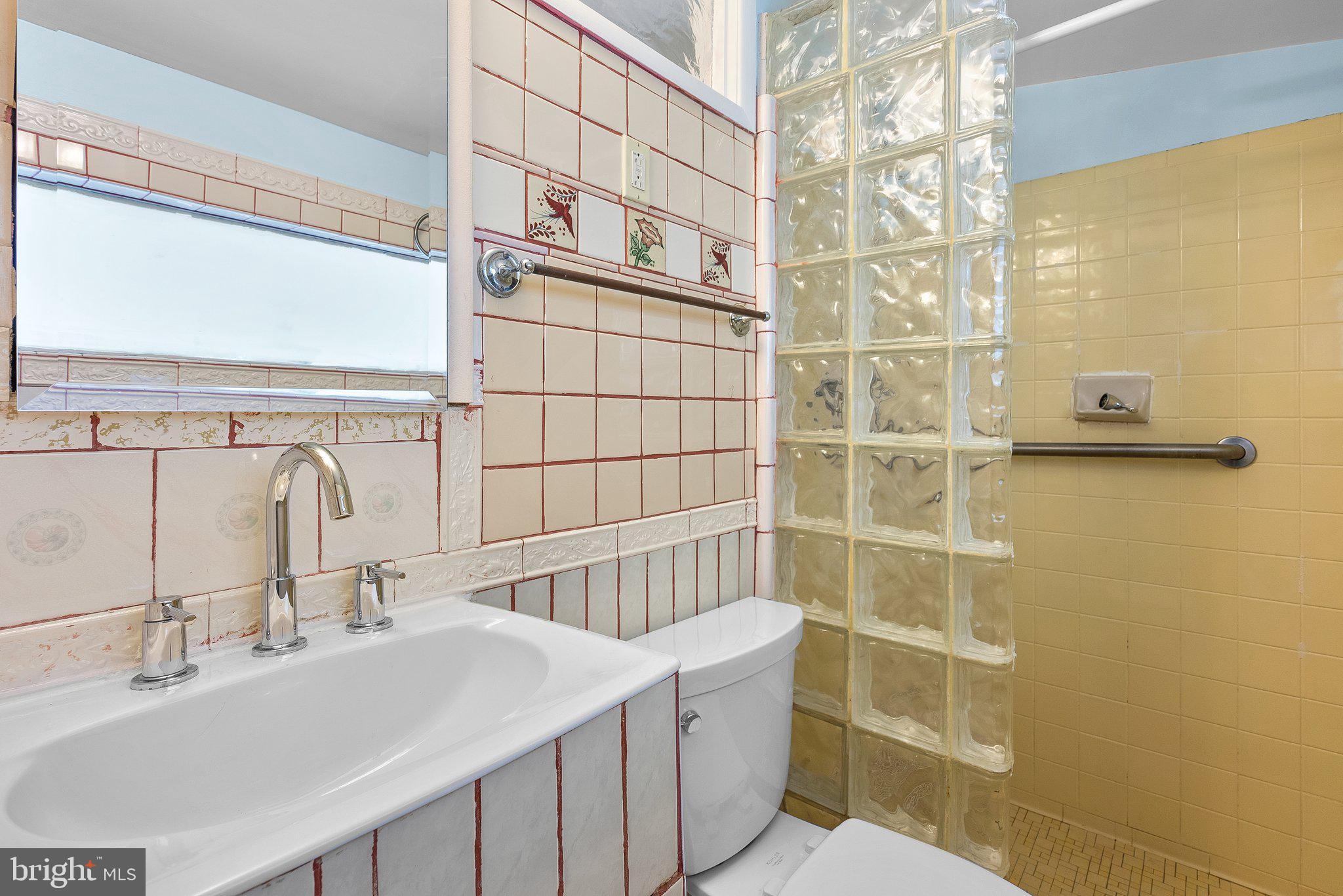 318 Hillsboro Drive Silver Spring, MD 20902 - Photo 11 of 15