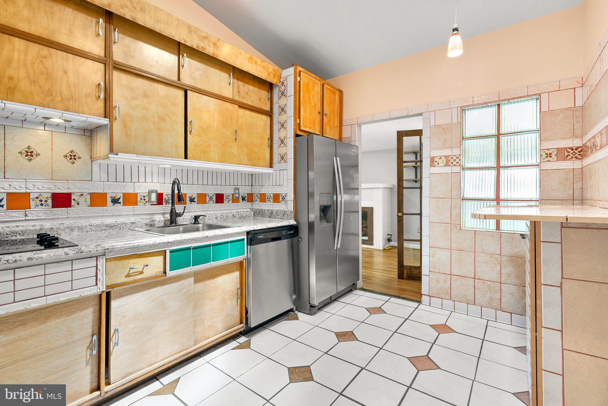 318 Hillsboro Drive Silver Spring, MD 20902 - Photo 6 of 15