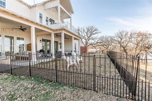 $1,050,000 | 1061 Tradewinds Road, Nocona, TX 76255