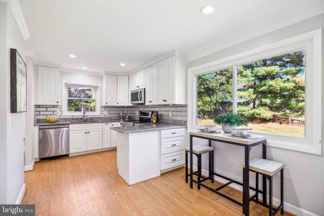 $930,000 | 11801 Charen Lane, Potomac, MD 20854