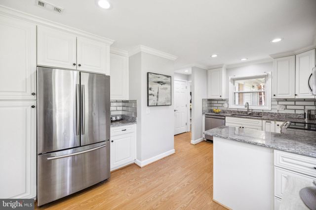 $930,000 | 11801 Charen Lane, Potomac, MD 20854