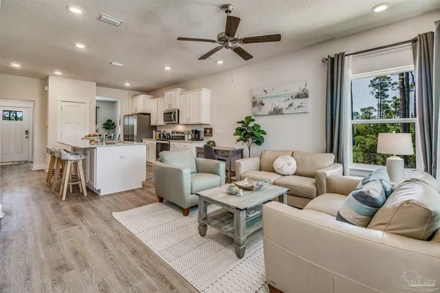 $2,999 | 14358 Gardenglen Drive, Pensacola, FL 32507