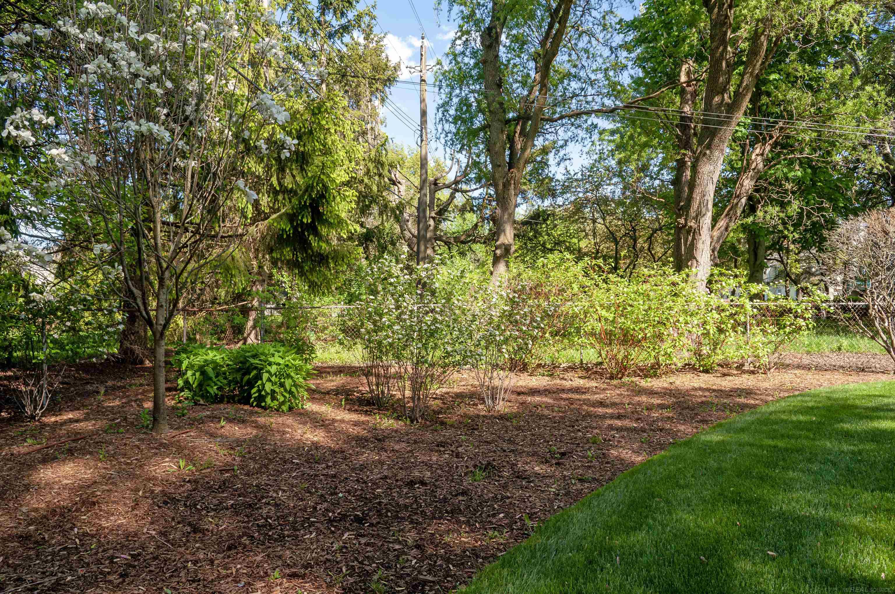 570 Oxford Road Grosse Pointe Woods, MI 48236 - Photo 98 of 99