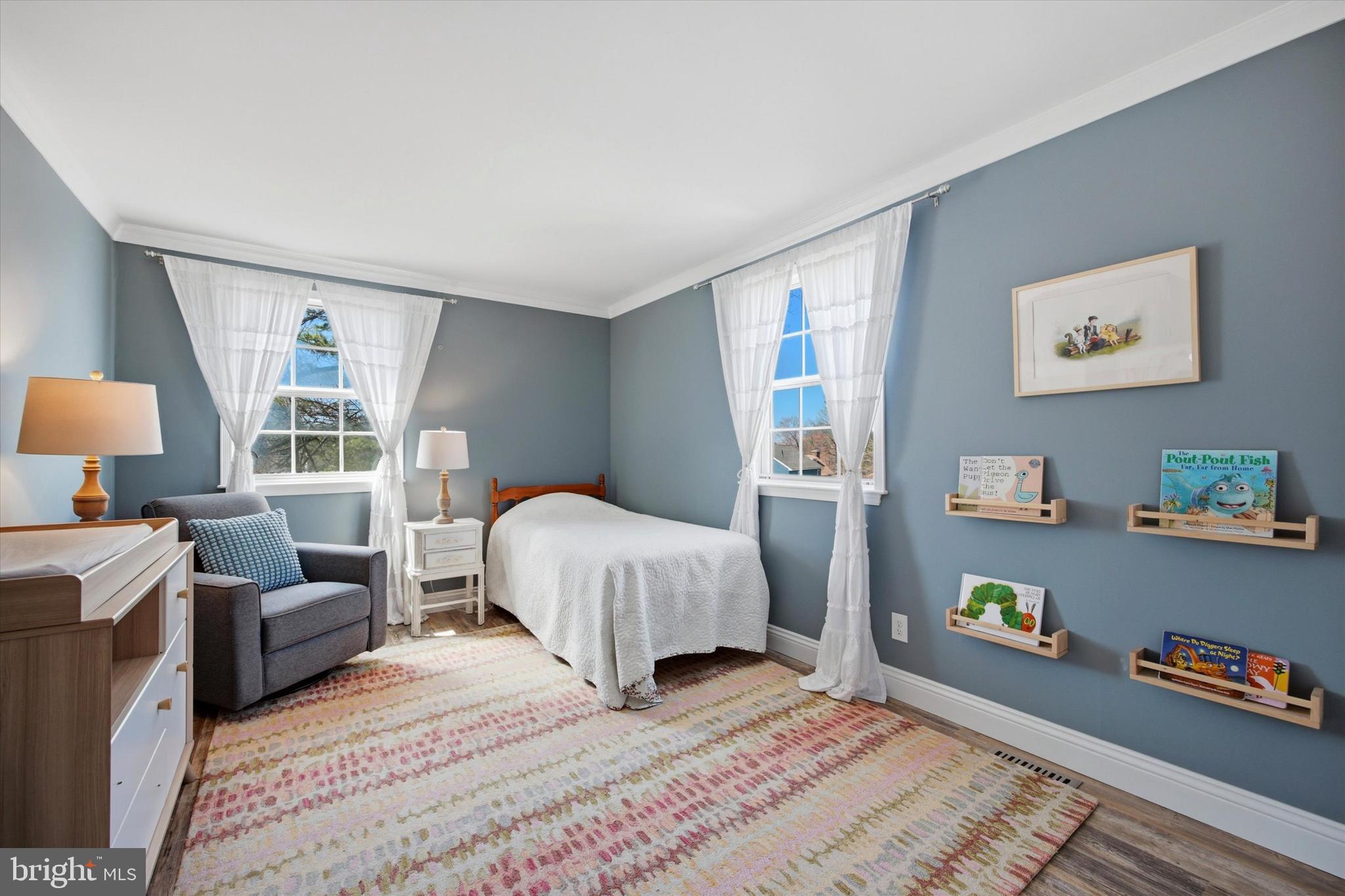 1 Country Village Way Media, PA 19063 - Photo 34 of 50 a spacious bedroom with a bed and a couch