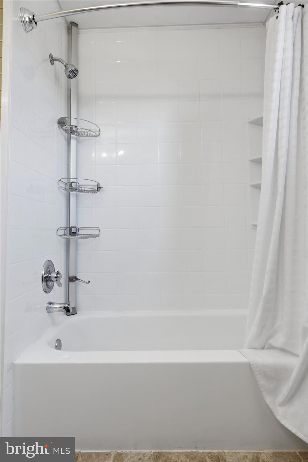 1 Country Village Way Media, PA 19063 - Photo 39 of 50 a bathroom with a bathtub