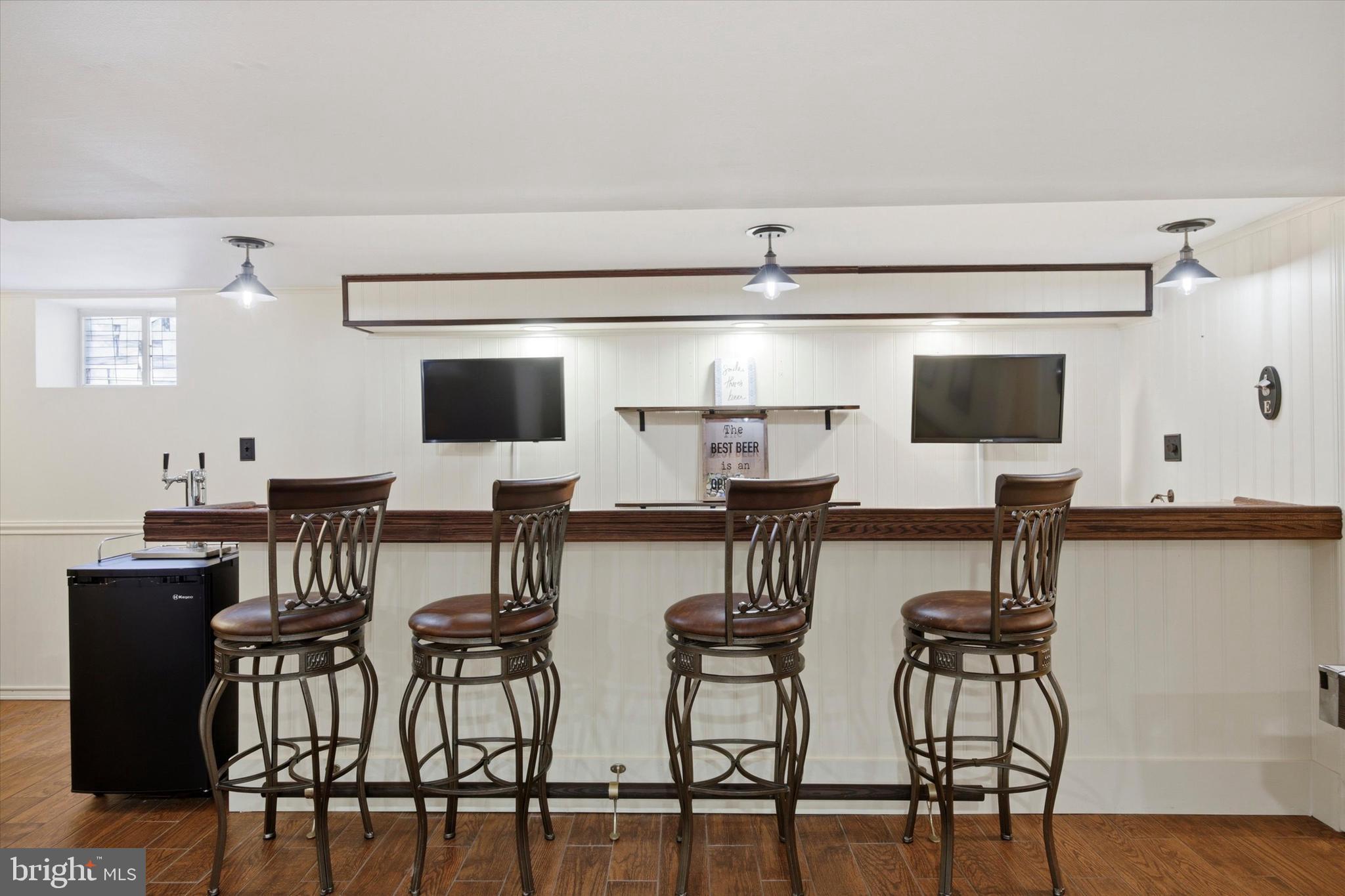 1 Country Village Way Media, PA 19063 - Photo 45 of 50 a view of a dining room with furniture and wooden floor