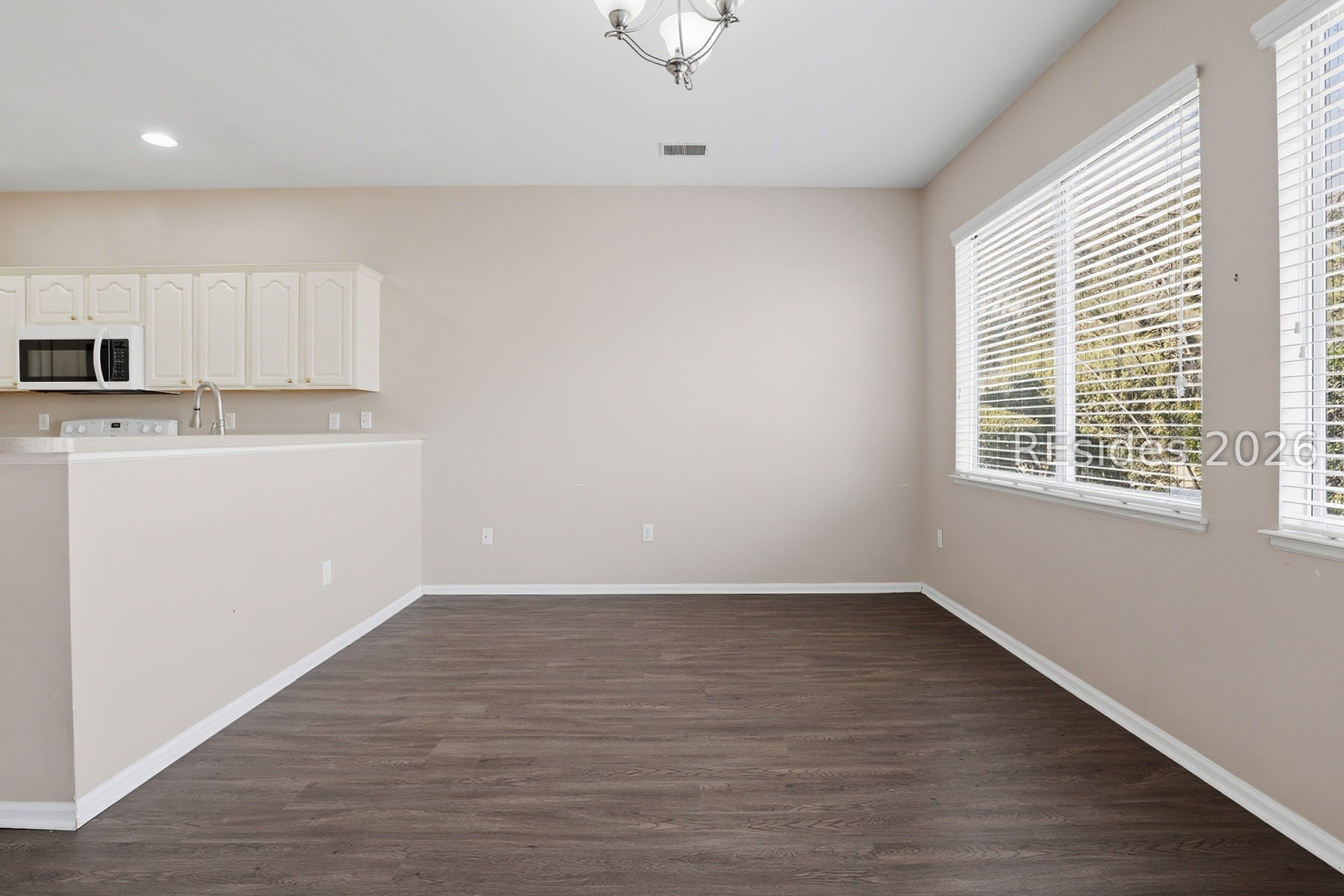 238 Colonel Thomas Heyward Road Bluffton, SC 29909 - Photo 18 of 88 NON STAGED DINING ROOM