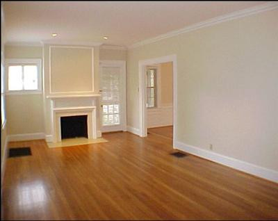 428 Ridgeway Road Lexington, KY 40502 - Photo 3 of 15 Living Room with door to screen porch.