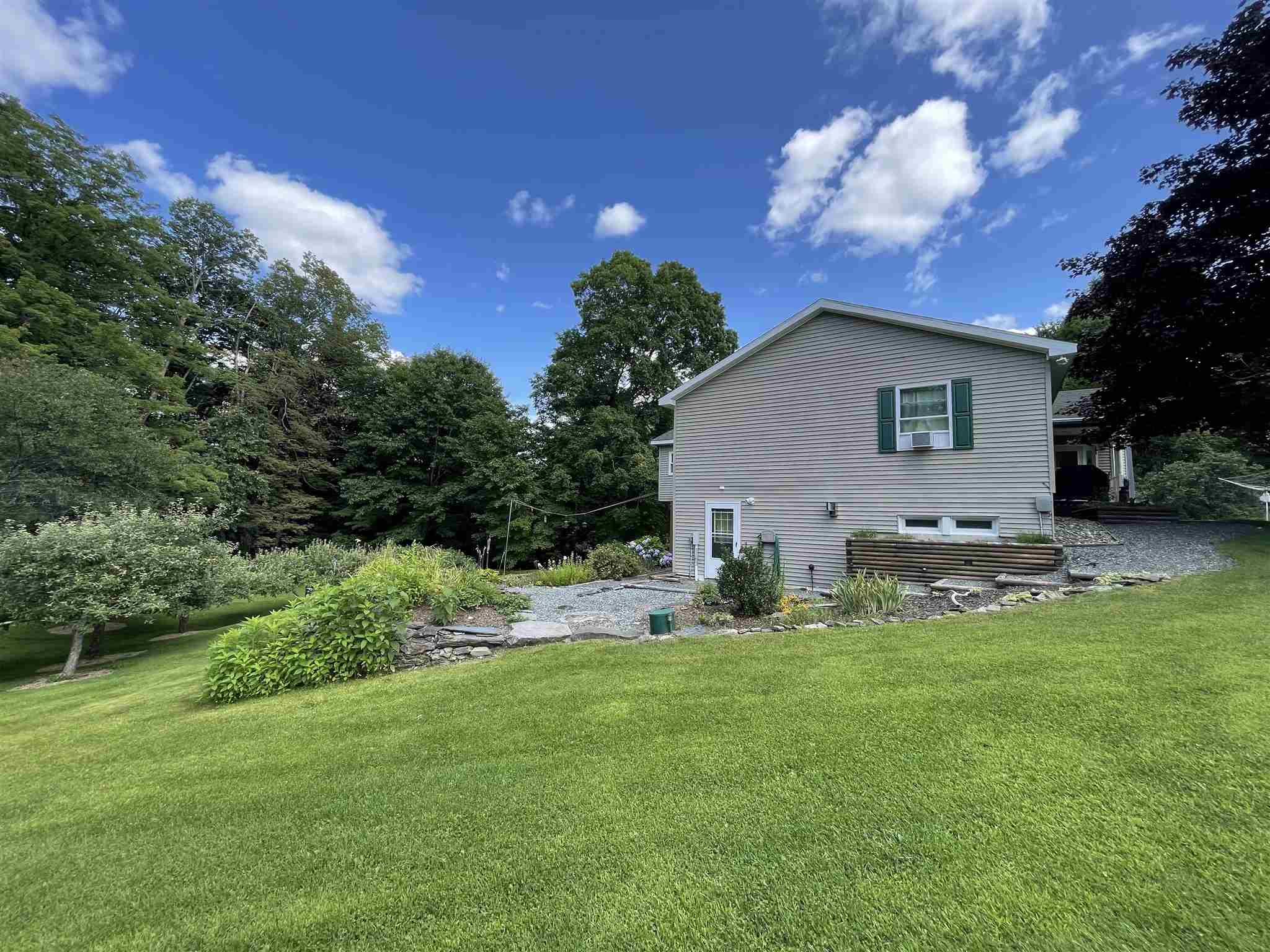 12 Sun Valley Road Hartland, VT 05048 - Photo 5 of 39