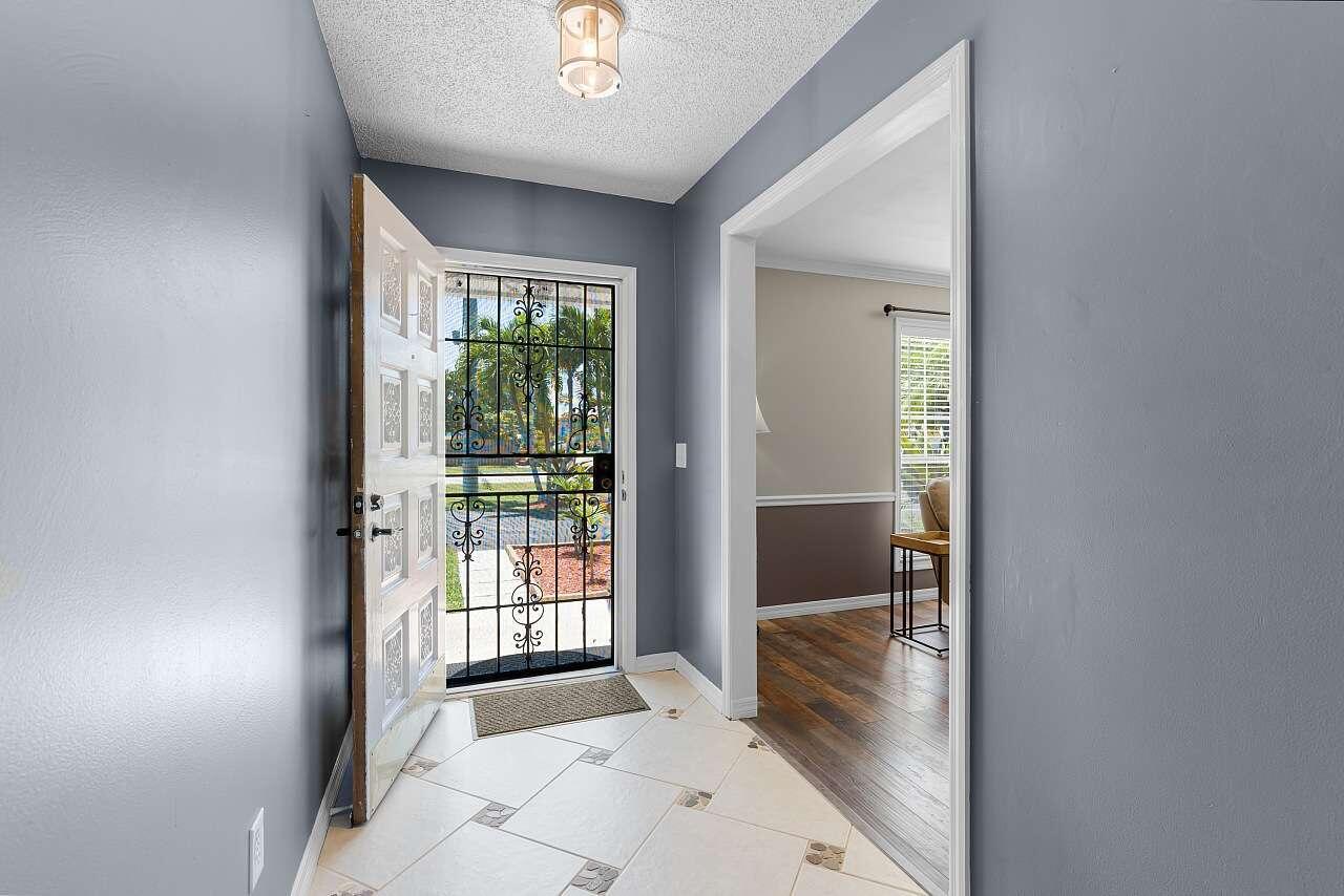 5103 Center Street Jupiter, FL 33458 - Photo 3 of 24 Mulligan.3