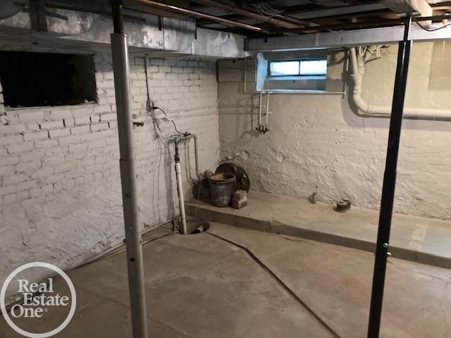 755 Lake Shore Road Grosse Pointe, MI 48236 - Photo 39 of 66 50097157-38.JPG