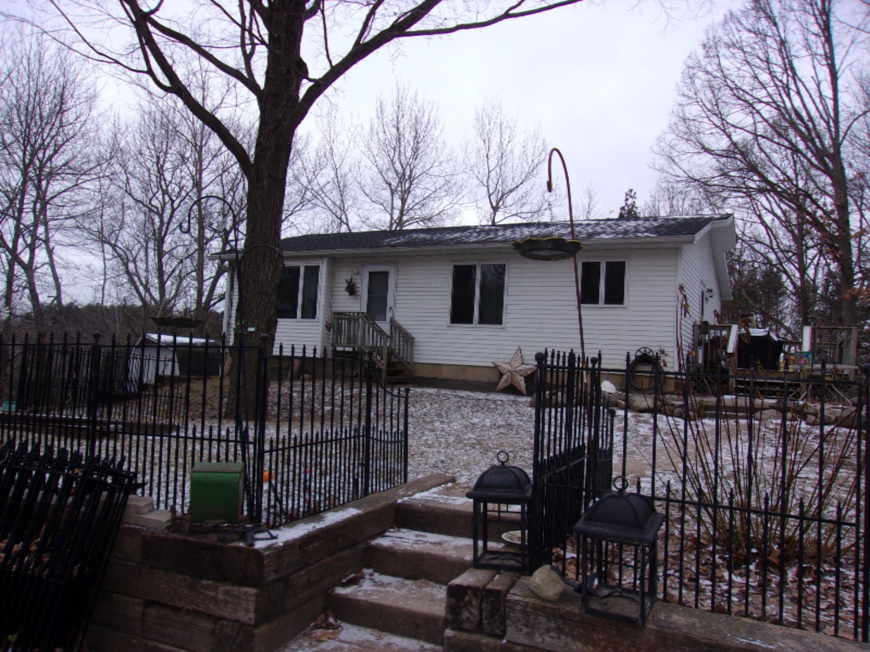 1994 Lawrence Road Hastings, MI 49058 - Photo 1 of 9 102_3056