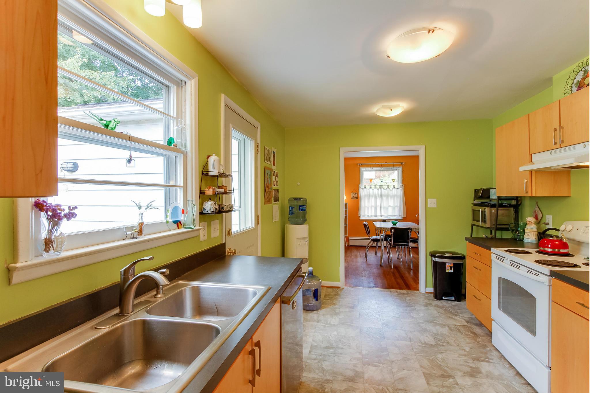 6721 Queens Road Alexandria, VA 22306 - Photo 22 of 29 Kitchen